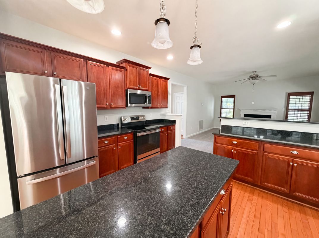 Photo 8 of 26 of 14725 Grand Forest Ct, South Chesterfield, VA