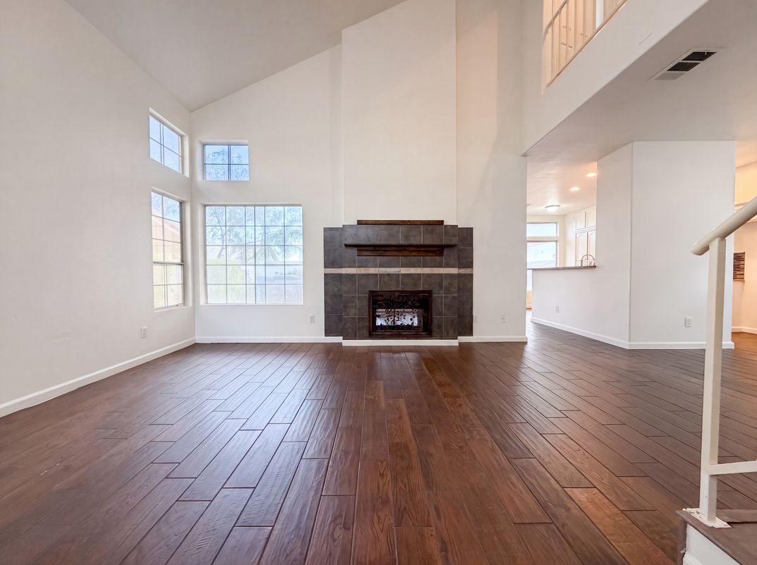 Property photo 3 of 7504 Holloran Ct