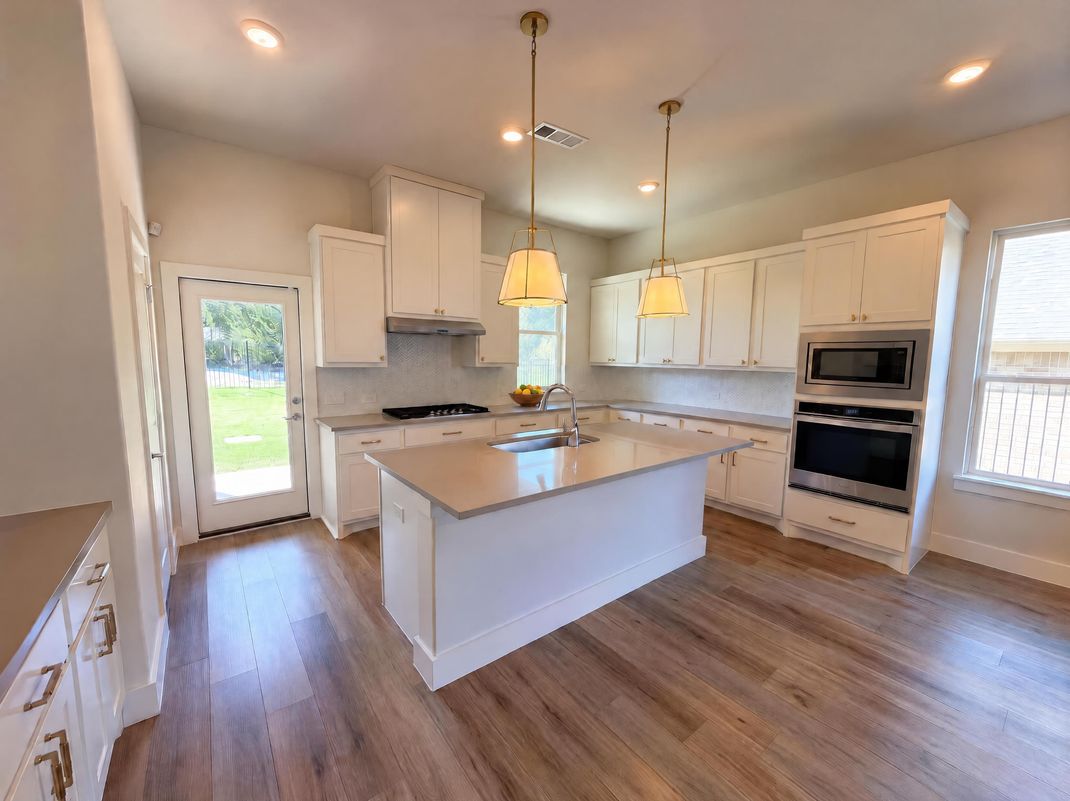 Property photo 2 of 563 Torrey Pines Cir