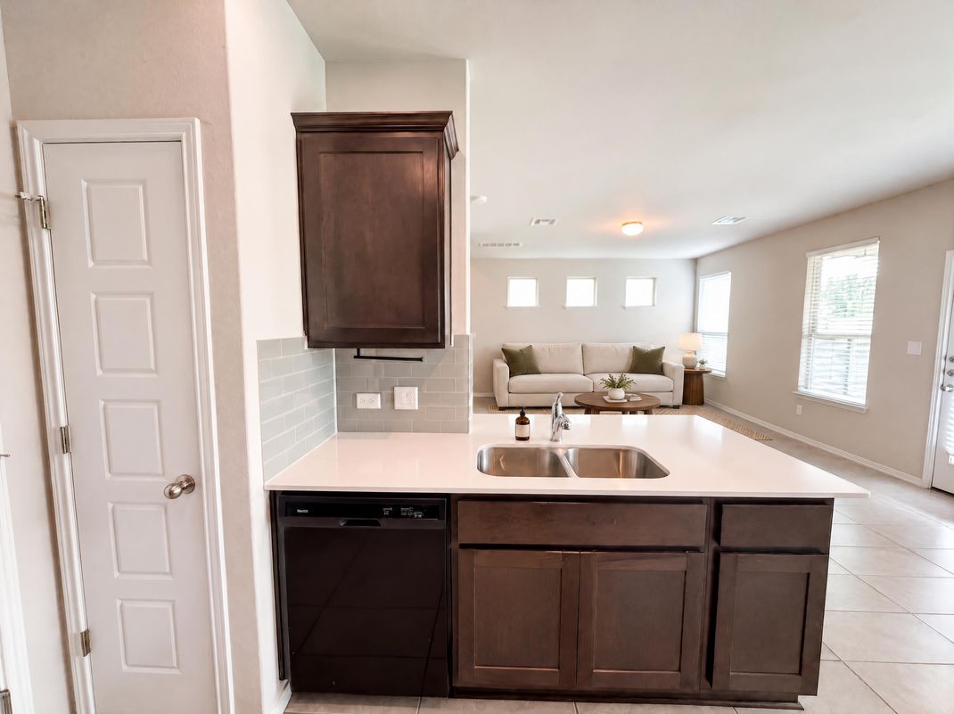 Property photo 2 of 3651 Sandy Brook Dr Unit 206