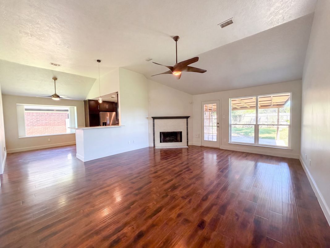 Property photo 3 of 4750 Backenberry Dr