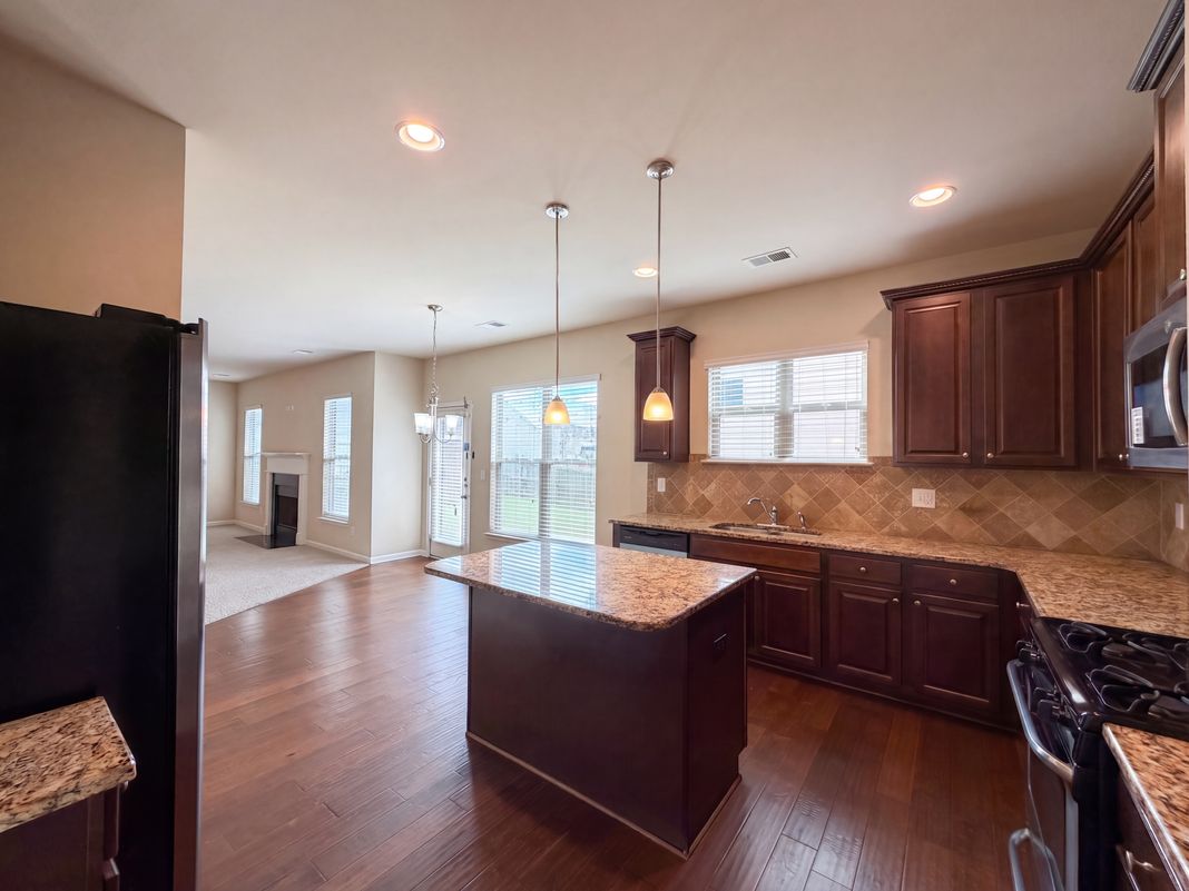 Property photo 2 of 6543 Chason Woods Ct