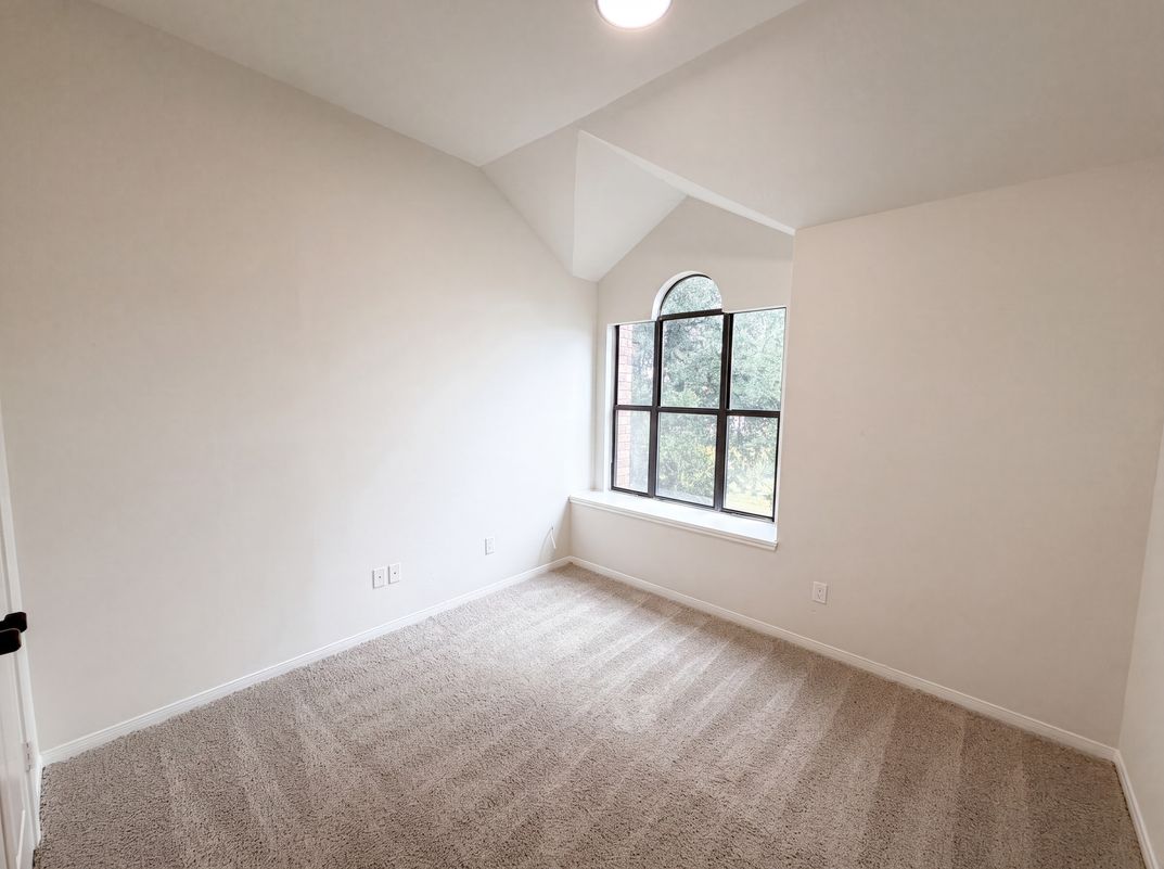 Photo 11 of 24 of 1517 River Oak Dr, Leander, TX