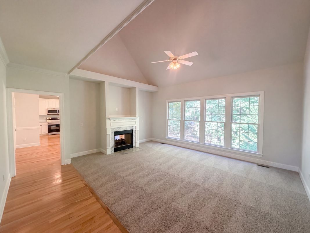 Property photo 3 of 2916 Woodslope Dr