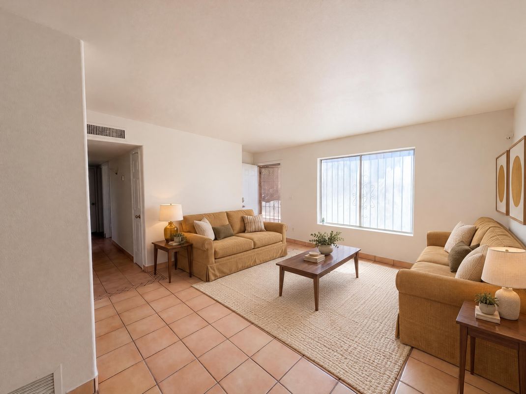 Property photo 3 of 5349 S Greenway Dr