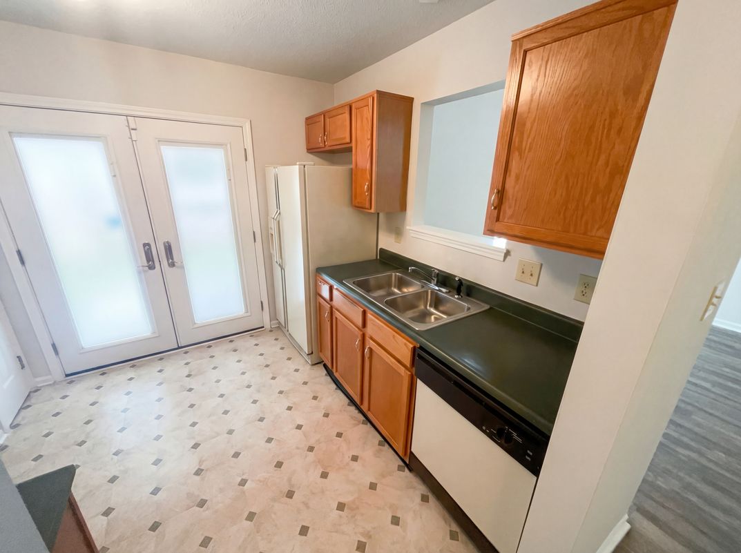Photo 12 of 24 of 4925 Pembridge Dr, Indianapolis, IN