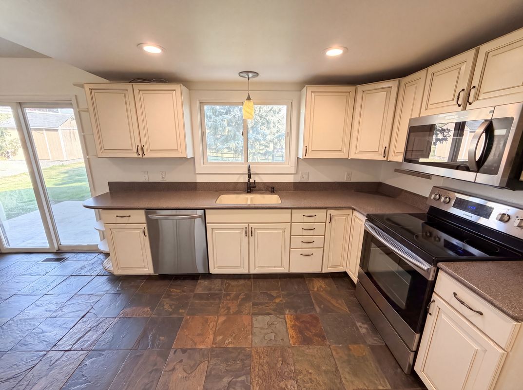 Property photo 2 of 20890 E Sussex Ct