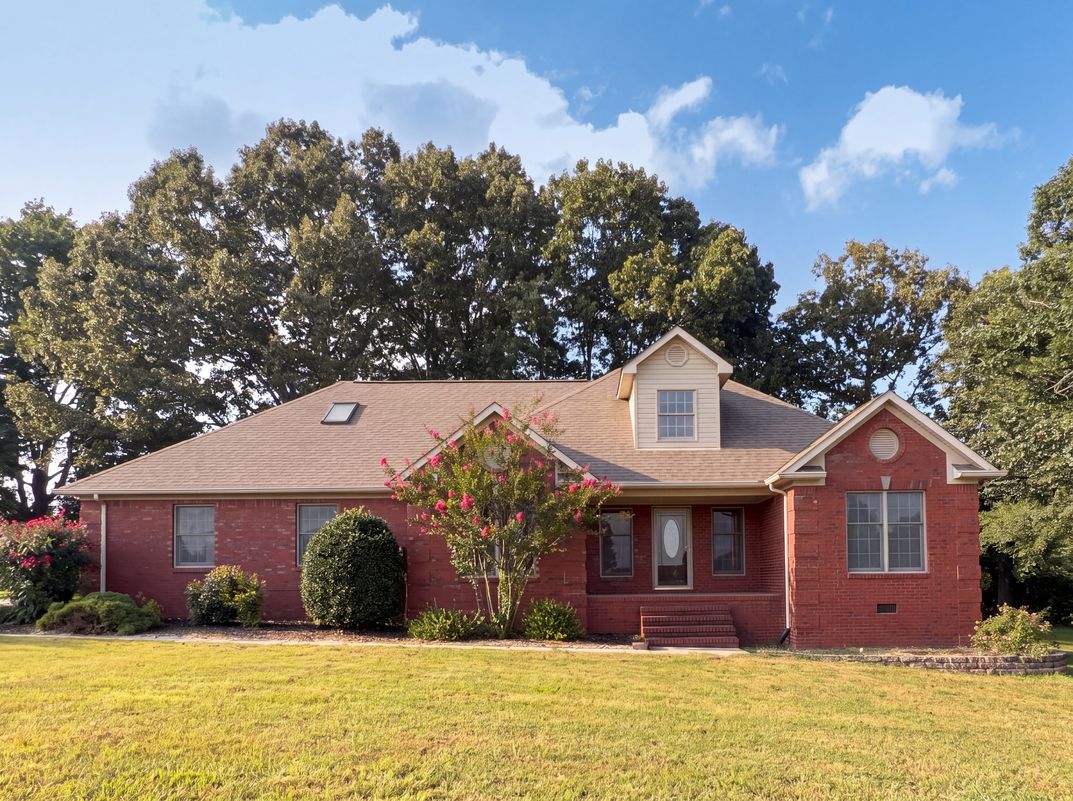 Property photo 1 of 61 Eastridge Rd