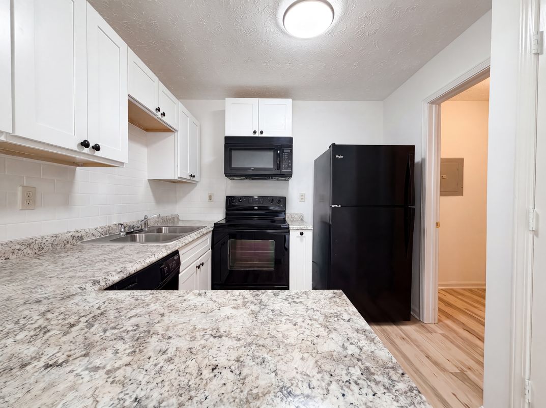 Property photo 2 of 131 Bentley Pl