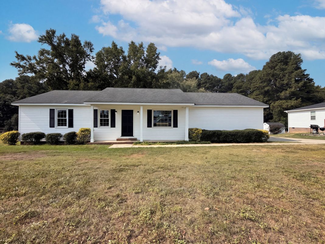 Property photo 1 of 2615 Baileys Xrds Rd
