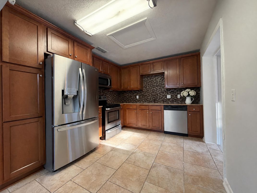 Property photo 2 of 6535 Lou Dr N