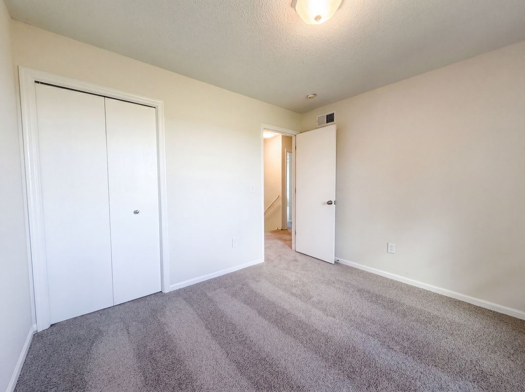 Photo 13 of 25 of 9429 Harkness Ave S, Cottage Grove, MN