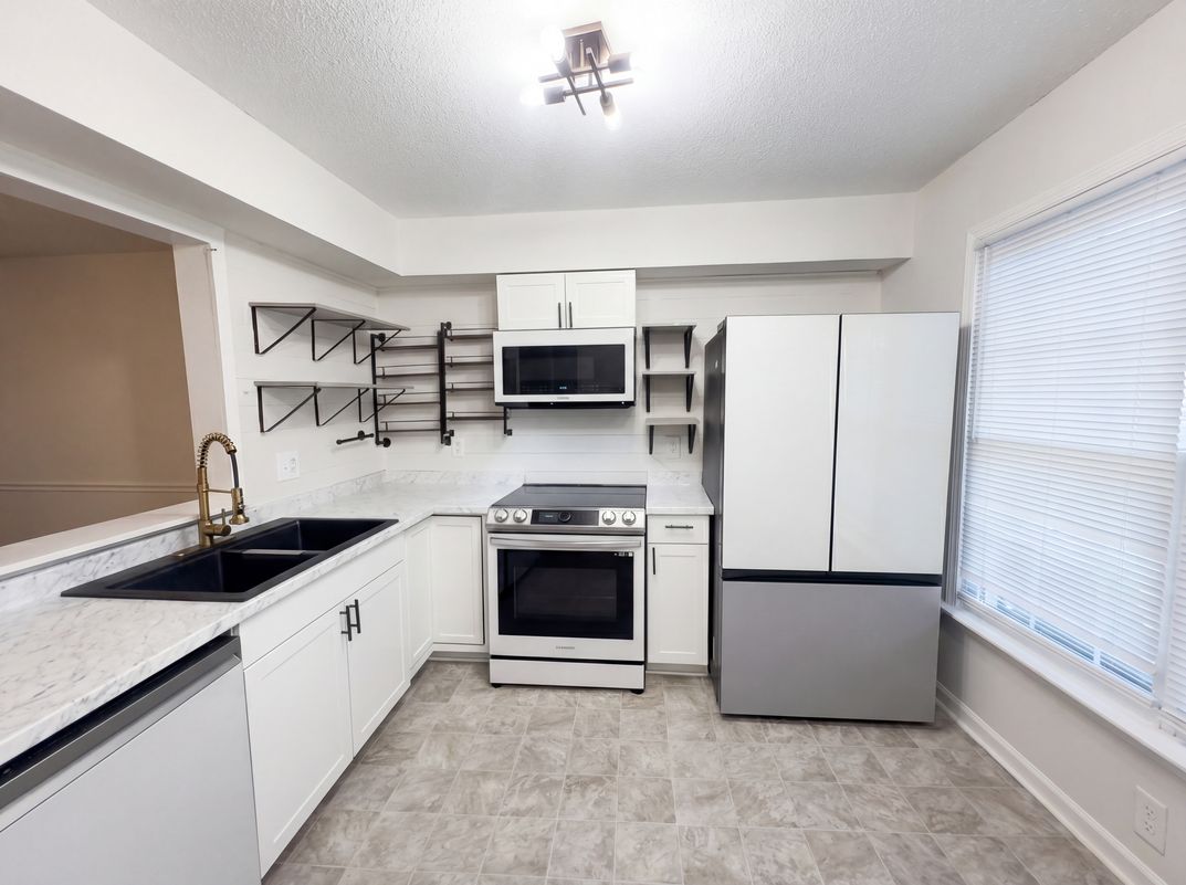 Property photo 2 of 4847 Tower Rd Apt C