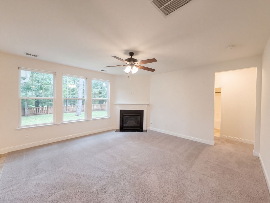 Property photo 3 of 301 Freeland Way