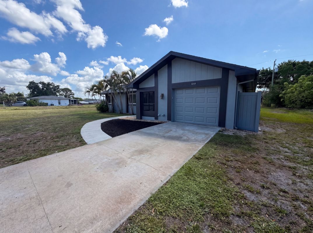 Property photo 1 of 3260 Pinetree St