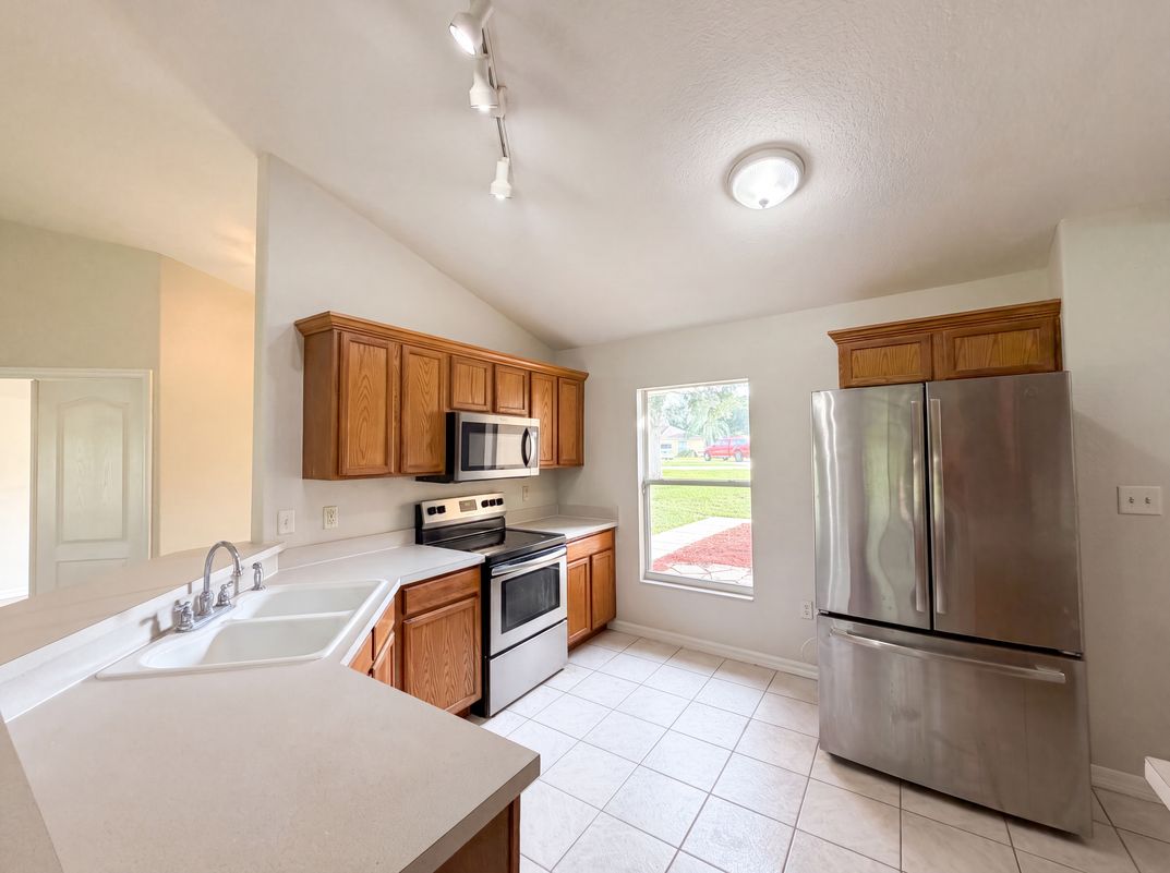 Property photo 2 of 314 Dupont Cir