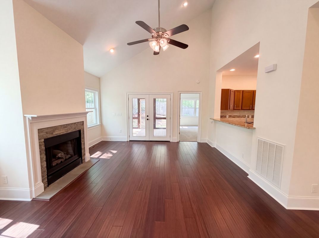 Property photo 3 of 1007 Hazel St