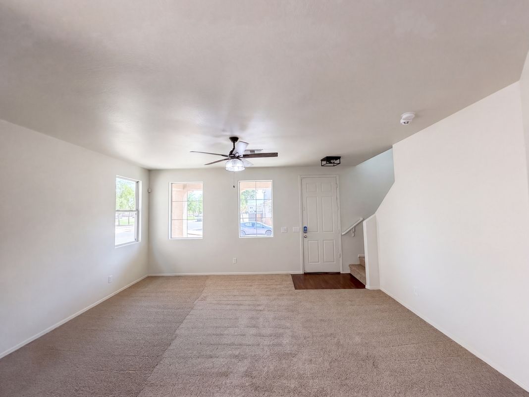 Property photo 3 of 5416 W Albeniz Pl