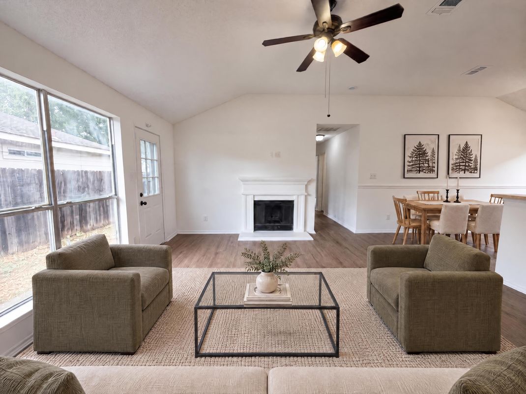 Property photo 3 of 1033 Olivewood Ln