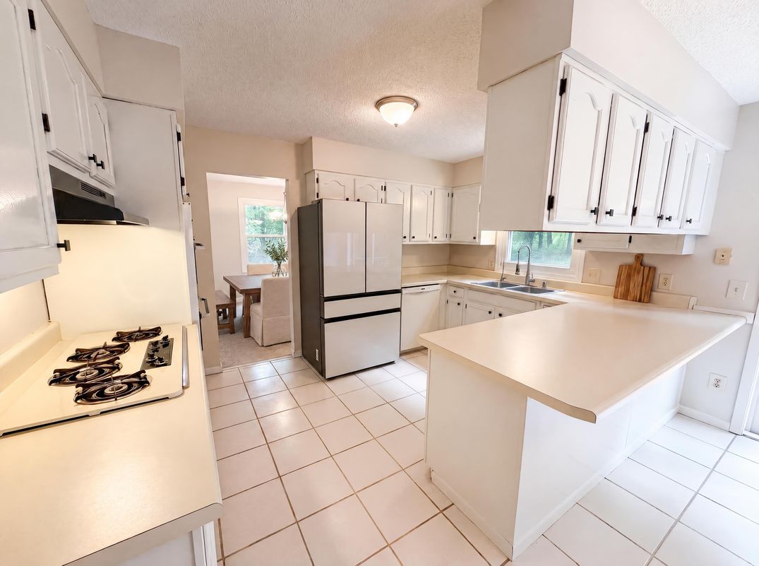 Property photo 2 of 2509 Oakwood Dr