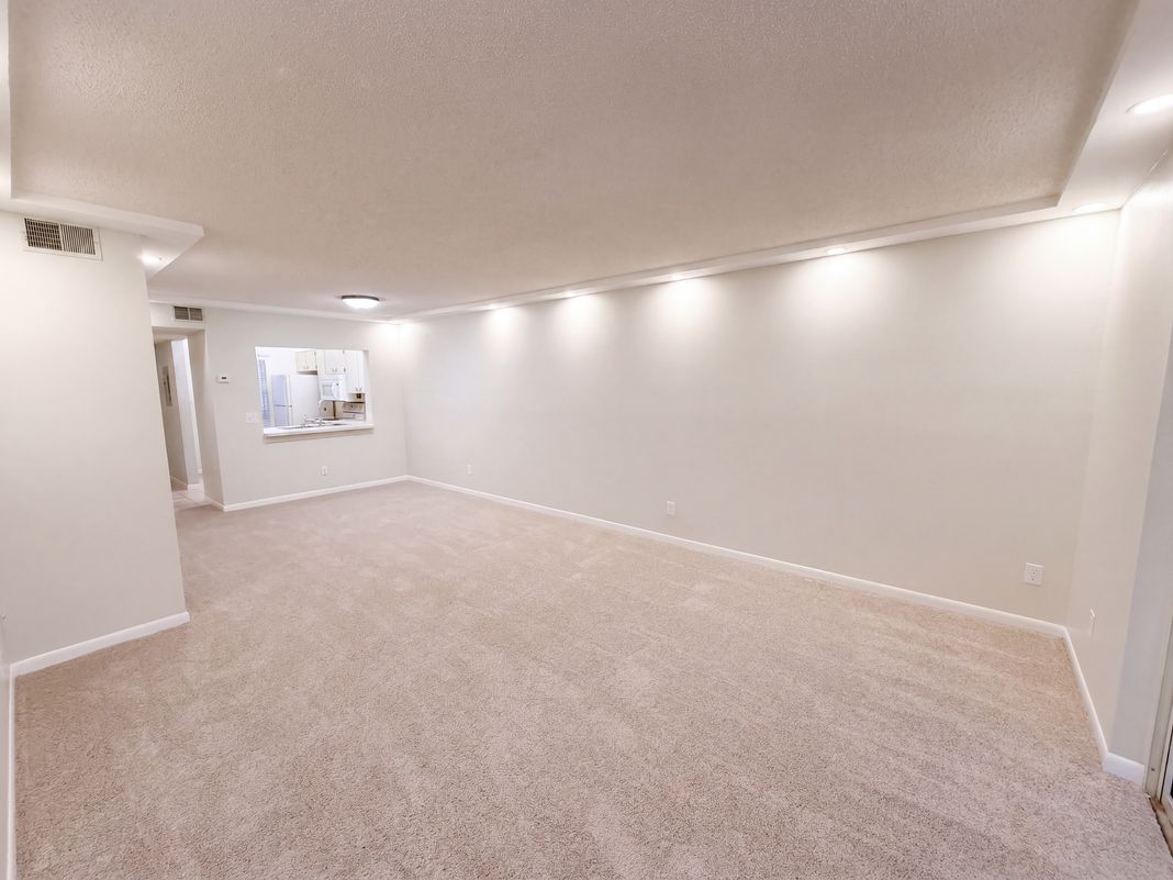 Property photo 3 of 1465 Millstream Ln Apt 104