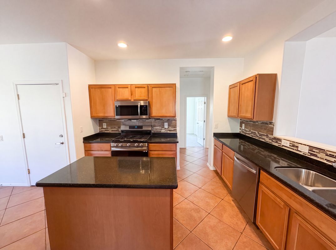 Property photo 2 of 14411 S Via Del Moro