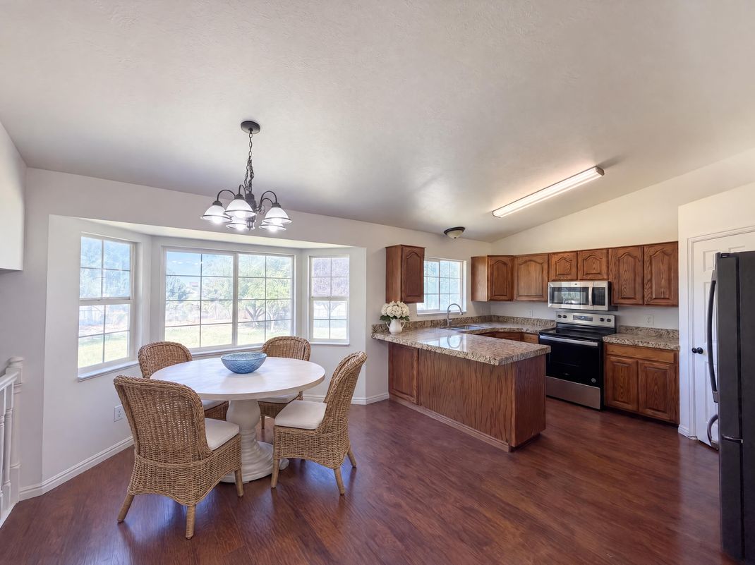 Property photo 2 of 5569 S 3400 W