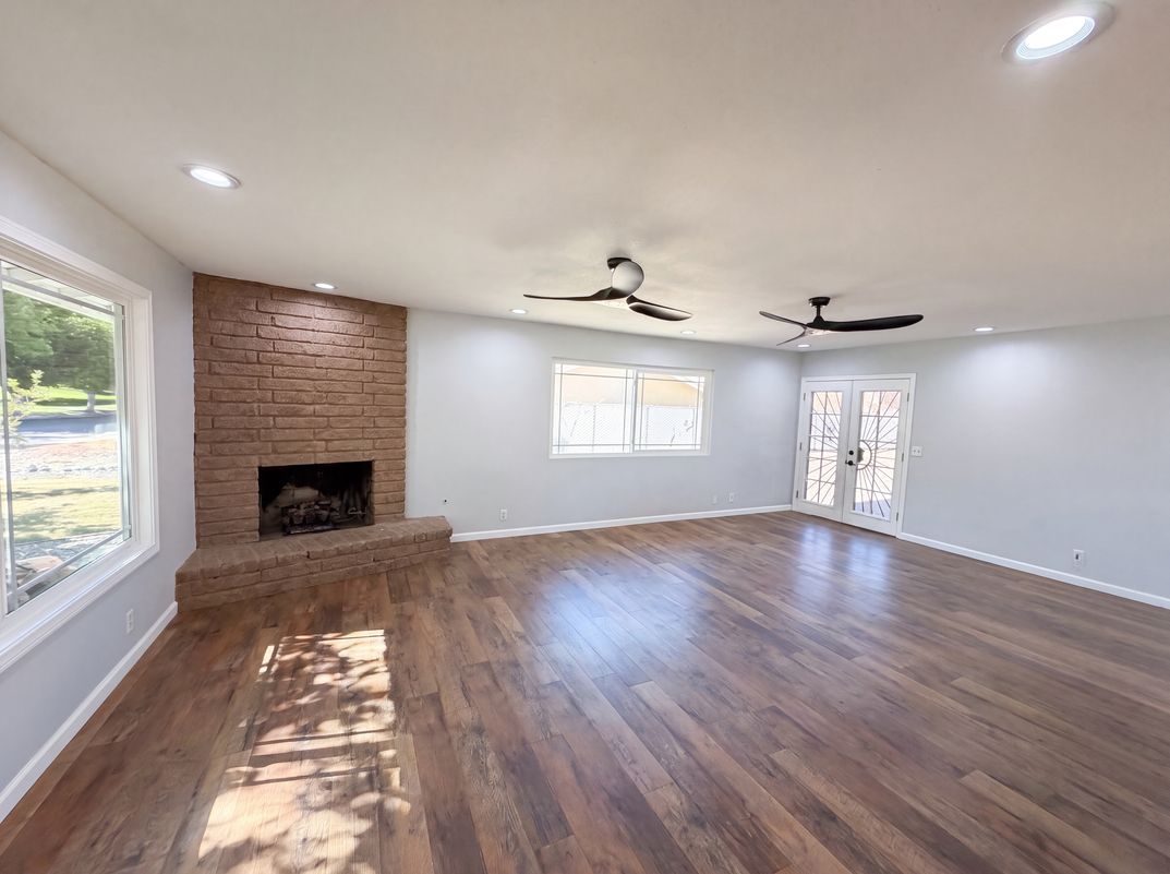 Property photo 3 of 14729 Hartford Ln