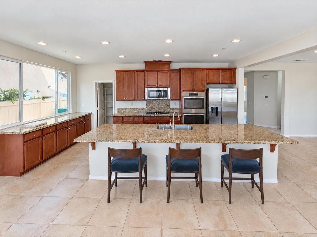 Property photo 2 of 31585 Chamise Ln