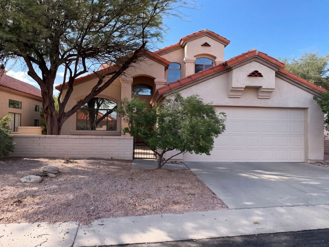 Property photo 1 of 5997 N Moon Crest Dr