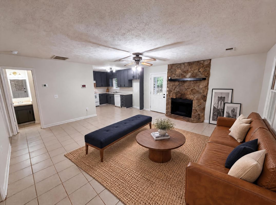 Property photo 3 of 9315 Dogwood Pl