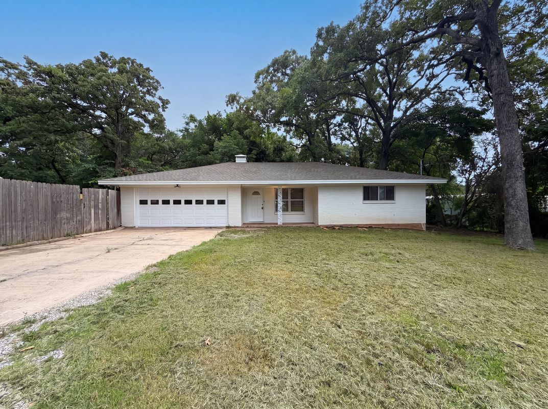 Property photo 1 of 437 Denison Dr