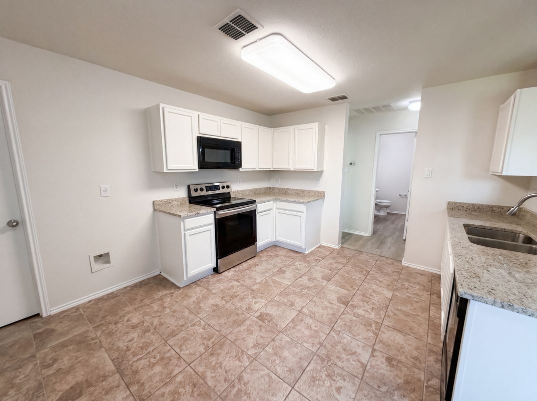 Photo 9 of 23 of 2904 Lake Vista Dr, Wylie, TX