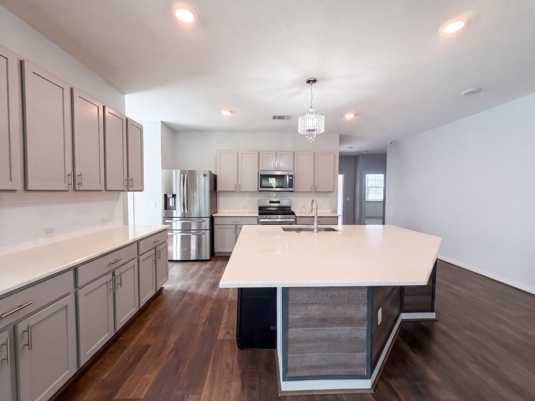 Property photo 2 of 204 Florenz Ln