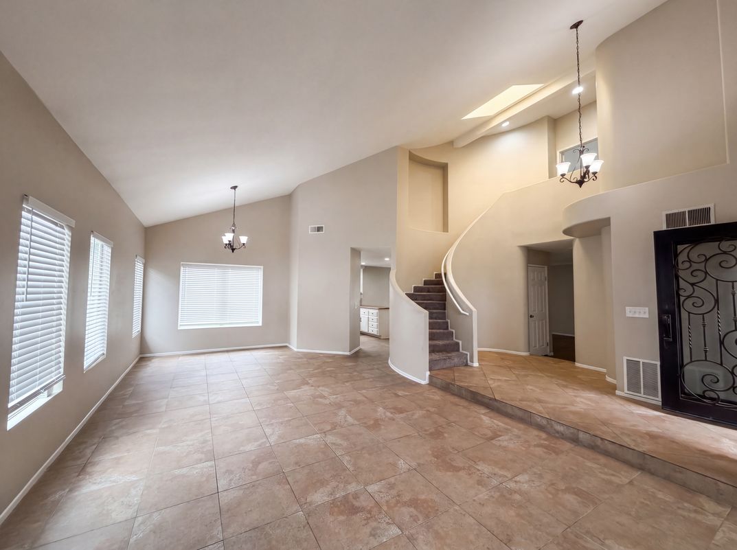 Property photo 3 of 39676 Ridgedale Dr