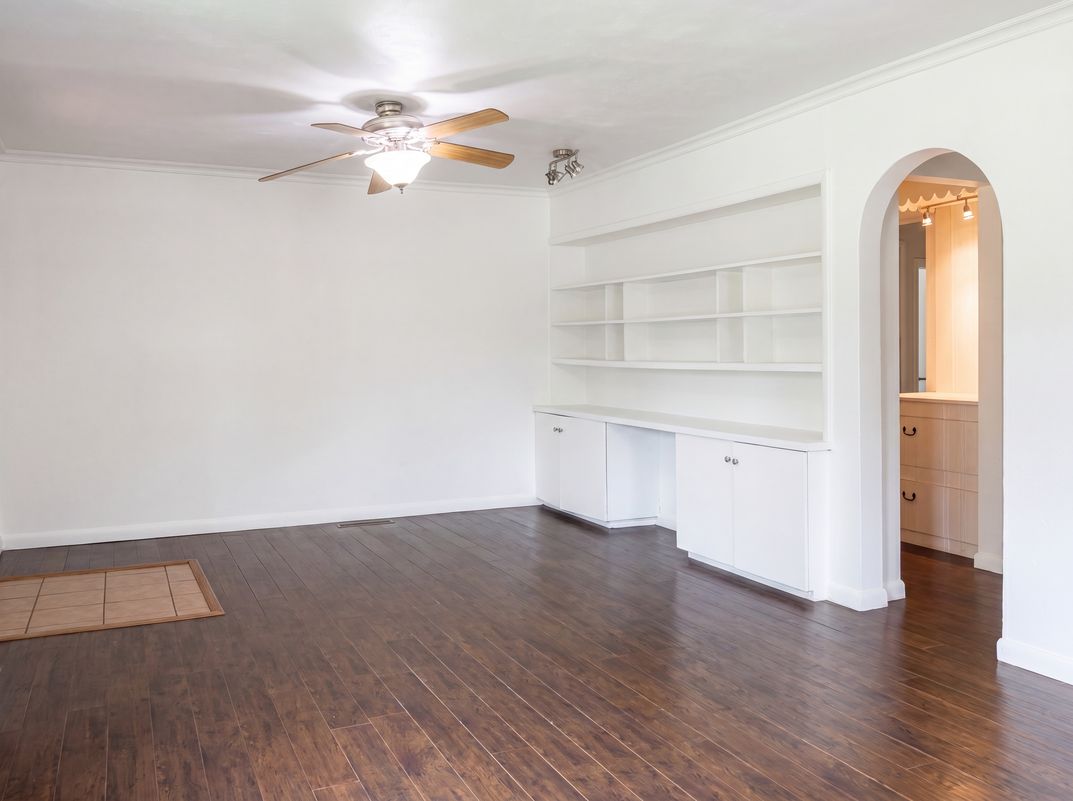 Property photo 3 of 818 W Rush St