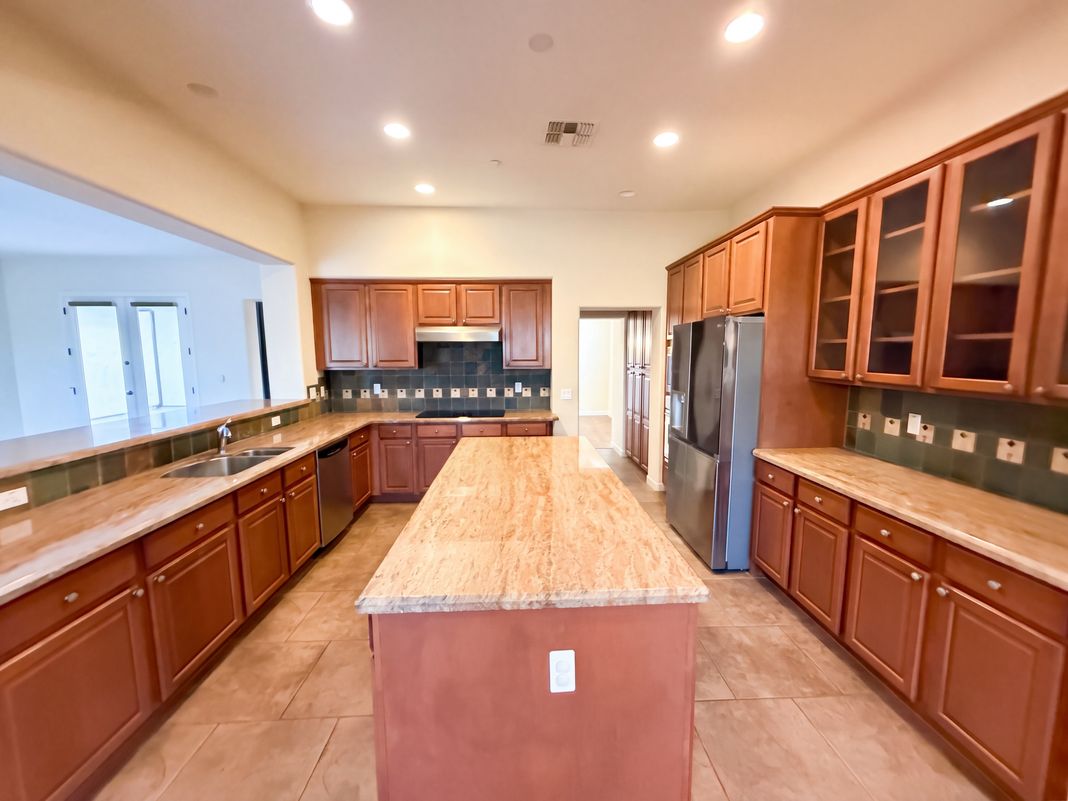 Property photo 2 of 12435 W Red Hawk Dr