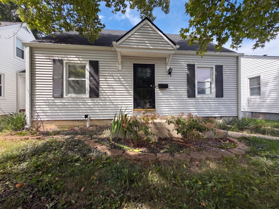 Property photo 1 of 122 S 6th Ave