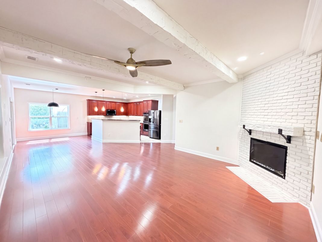 Property photo 3 of 14903 Superior St
