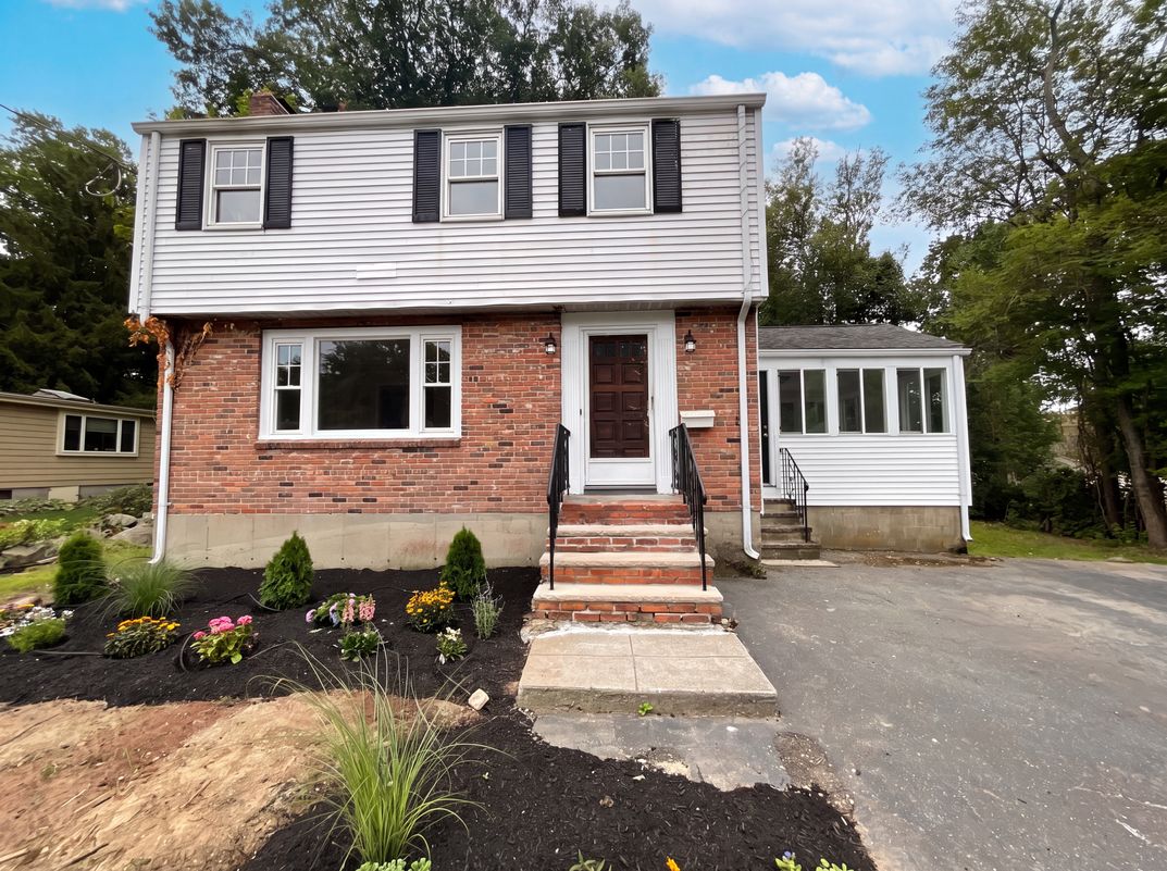 Property photo 1 of 48 Woodlawn St