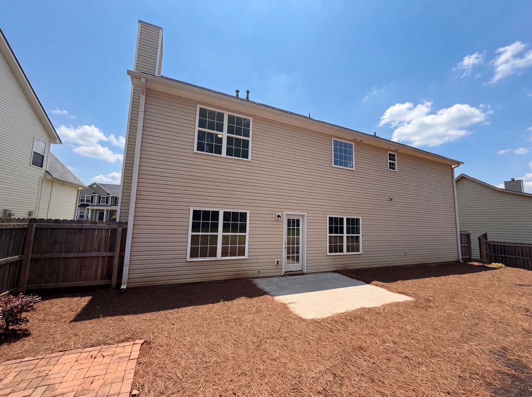 Photo 5 of 23 of 212 Summergate Ln, Villa Rica, GA