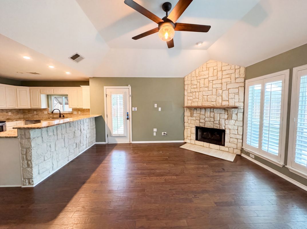 Property photo 3 of 1416 Willow Wood Dr