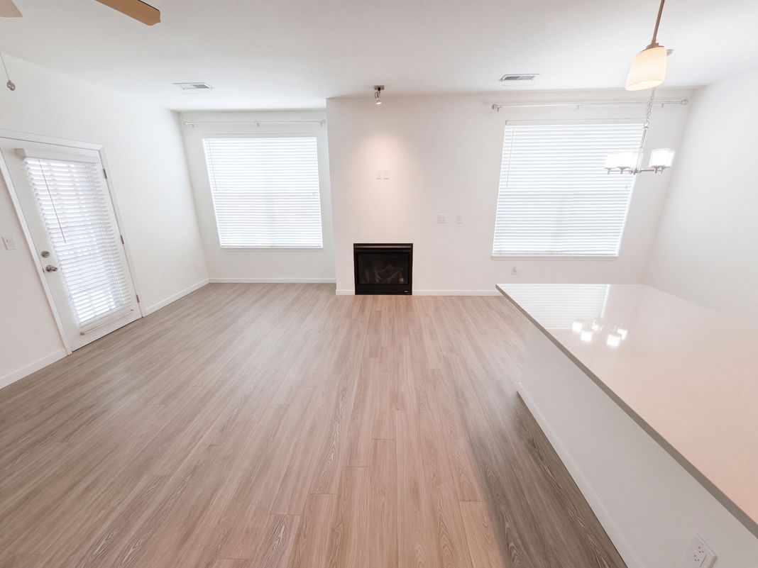 Property photo 3 of 17297 Wilde Ave Unit 102