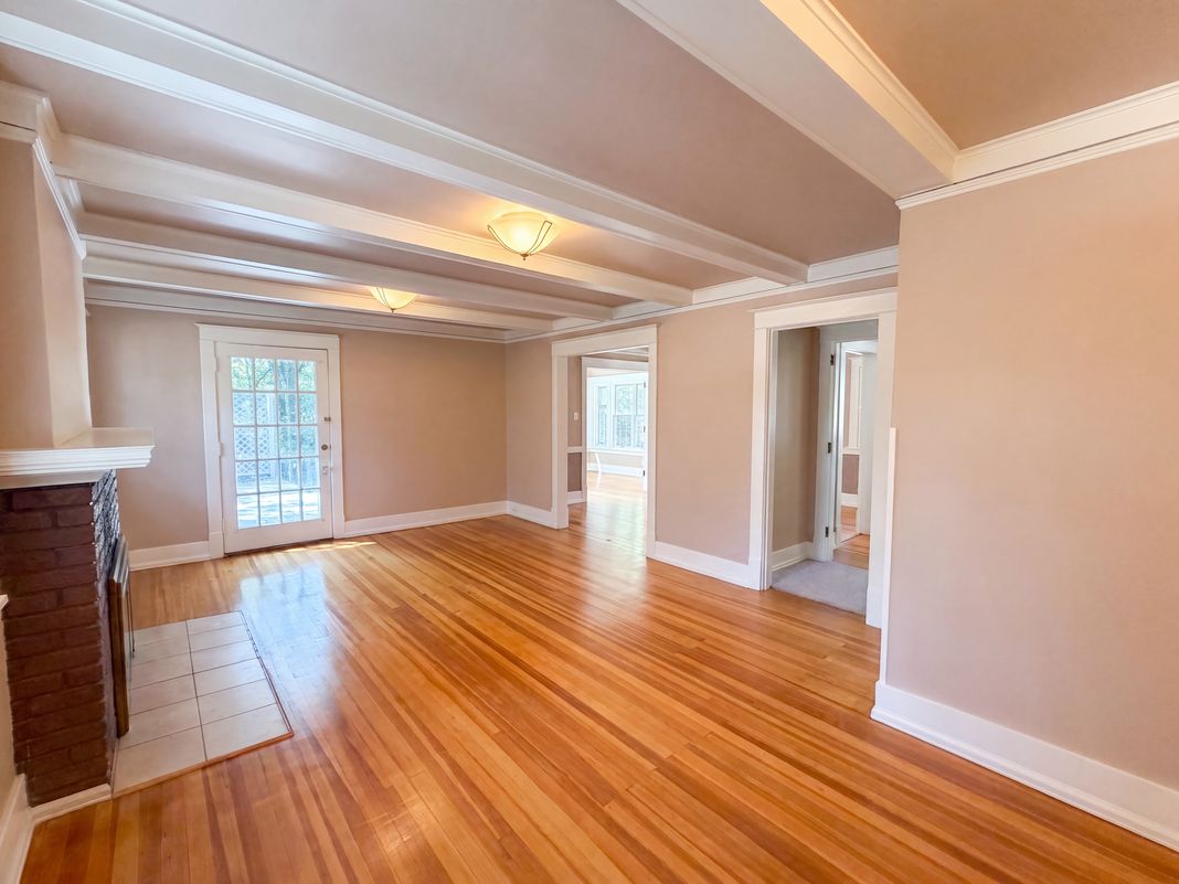 Property photo 3 of 1395 Orchard Rd