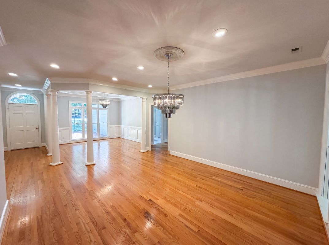 Photo 8 of 21 of 5309 Lancelot Dr, Charlotte, NC