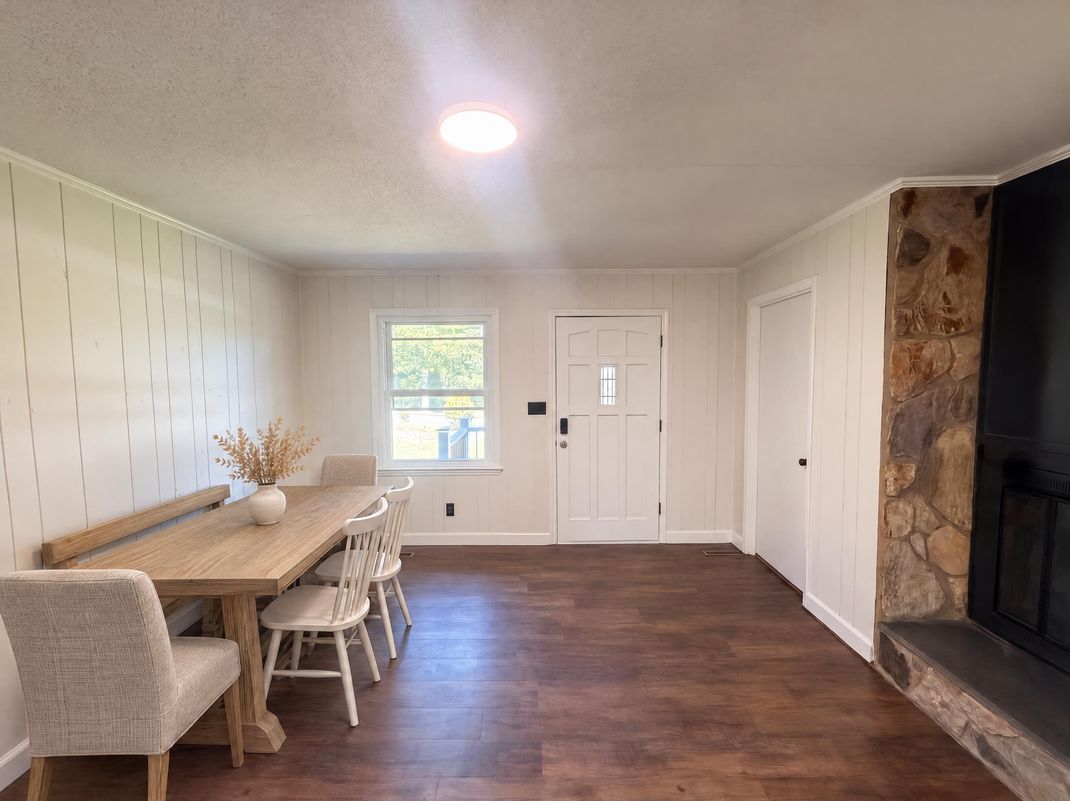 Property photo 3 of 231 Oakgrove Rd