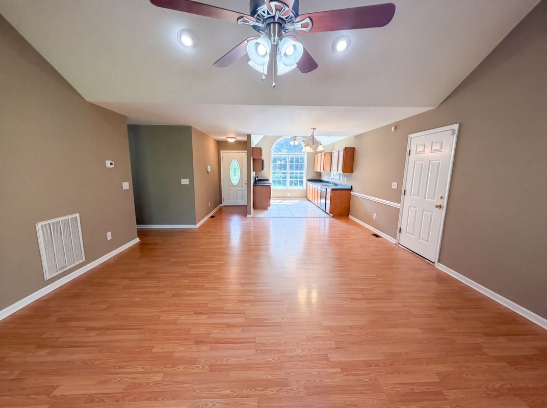 Property photo 3 of 116 Fernwood Dr
