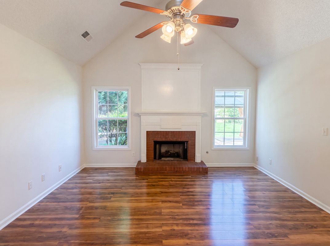 Property photo 3 of 5003 Yankee Doodle Dr