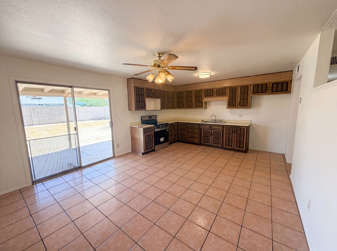 Property photo 2 of 2831 N 70th Dr