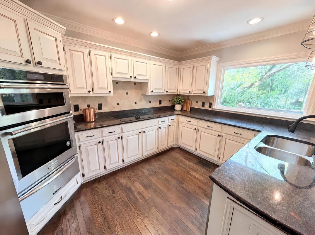 Property photo 2 of 984 Forest Pond Ct